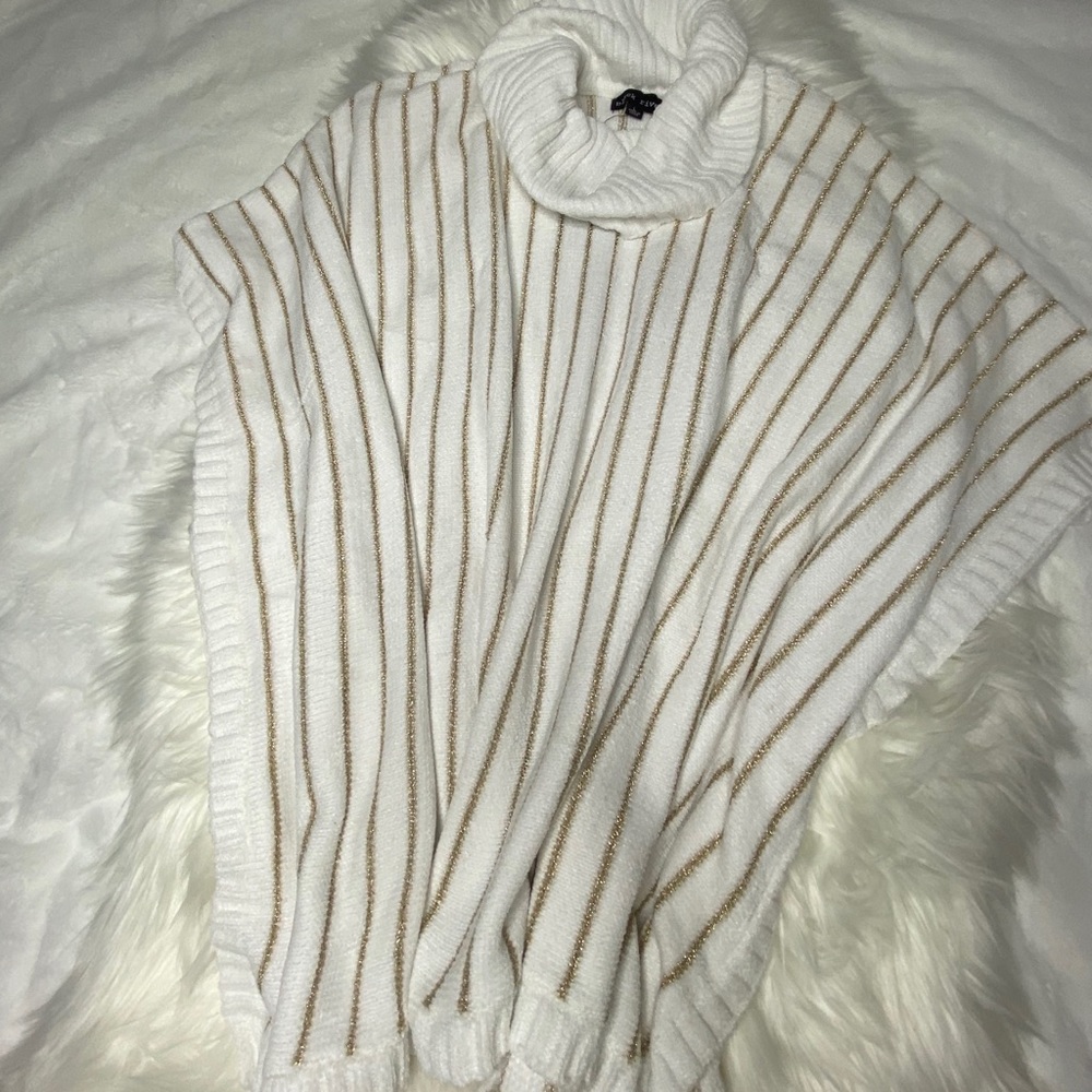 Black Rivet New With Tag Poncho Sweater Size Large